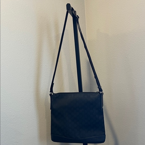 Authentic vintage Gucci Monogram Black canvas worth black leather edges - Picture 3 of 6